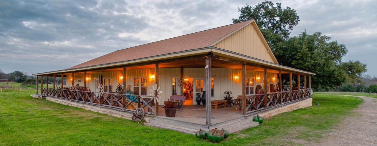 Round Top Hotel Buitenkant foto